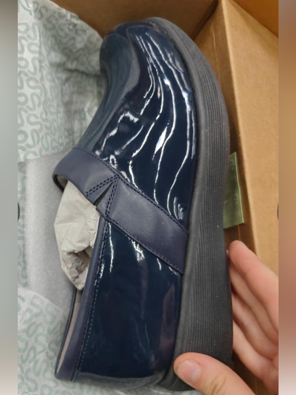 Like New Softwalk Meredith Sport Clog in Navy Patent sz 7.5 W